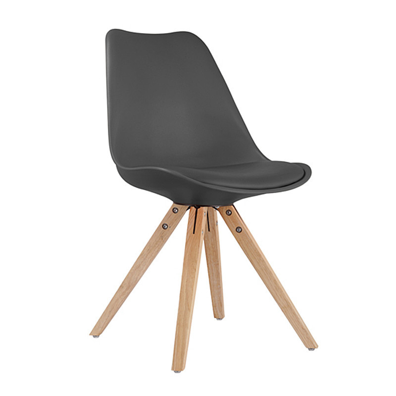 Chaise noire scandinave pieds bois sur CDC Design