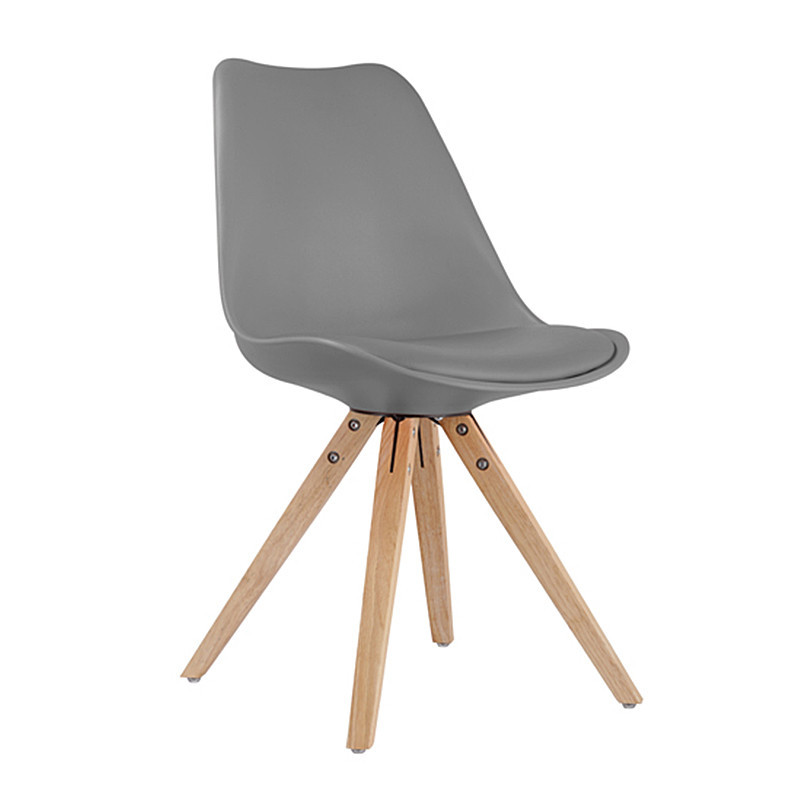 Chaise noire scandinave pieds bois sur CDC Design