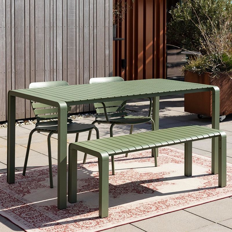Table extérieur en métal vert kaki sur Coup de Cœur Design